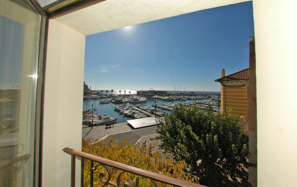 Hotel Mirabeau - Chambre Meublée Cassis Exterior foto